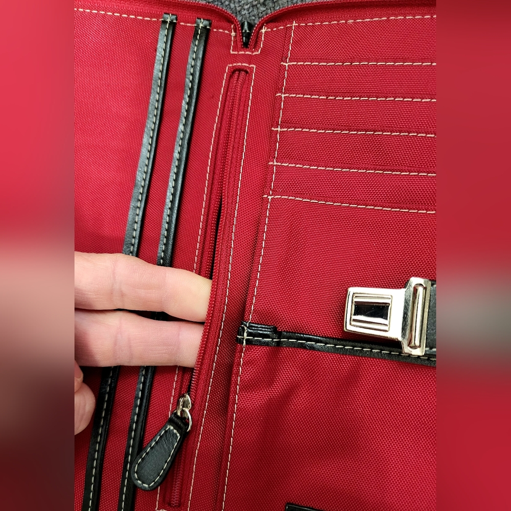 LOFT TRAVEL WALLET - Picture 9 of 12
